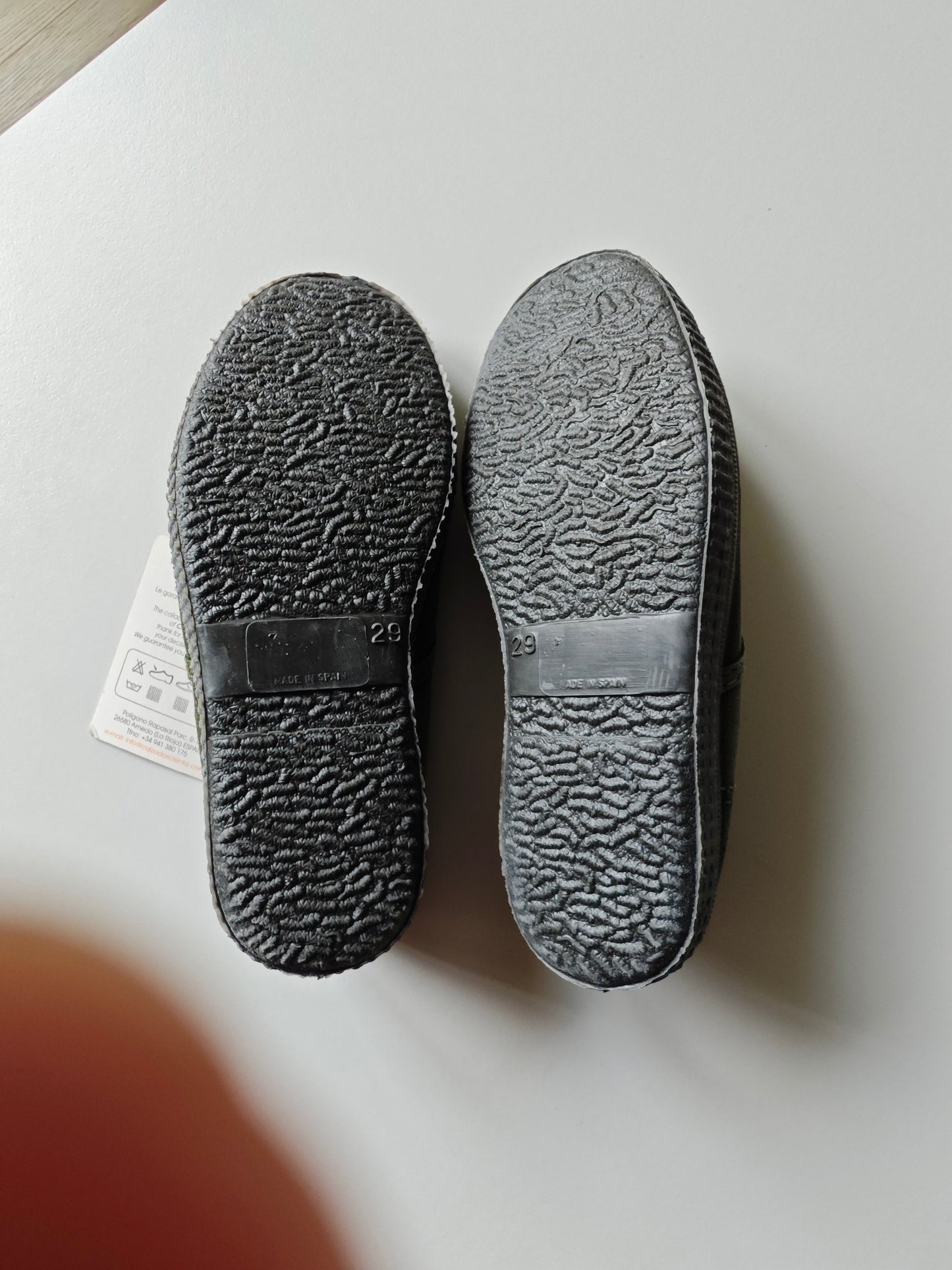 Cienta Slip On Shoes for toddler size 29 unisex
